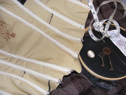 Steampunk costume with corset, cuffs, collar and hat. #steampunk #embroidery #victoriana