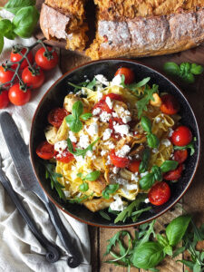 Tagliatelle with artichokes, feta and rocket