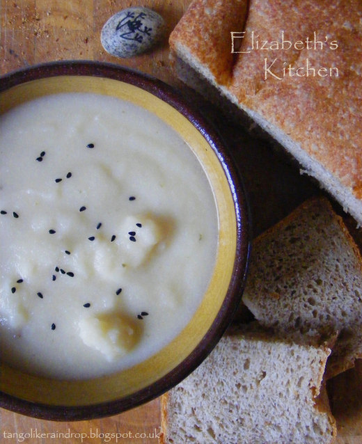 cauliflower-pear-soup