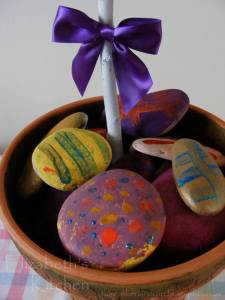 easter-painted-rocks