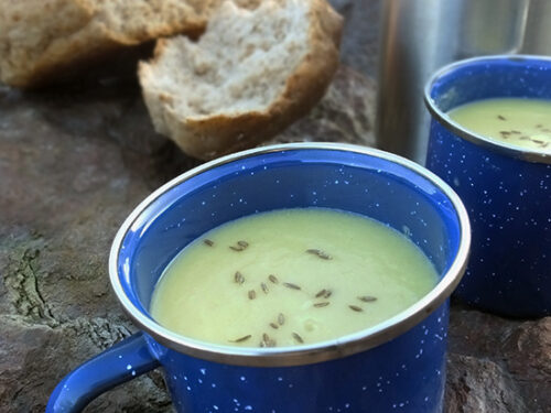 6-Minute Vegan Broccoli & Cheese Blender Soup (Froothie Recipe)
