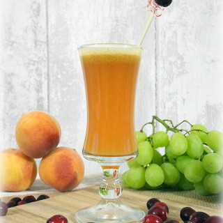 Bellini mocktail