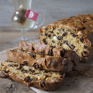 Fruity Classic Yogi Tea Loaf