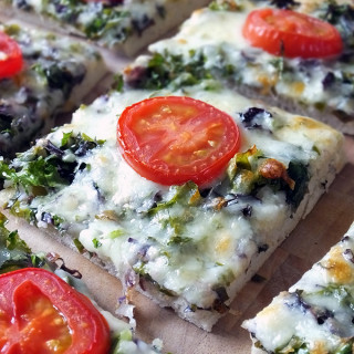Garlic and Kale Pizza