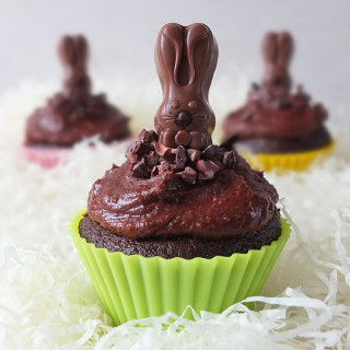 Raw Cacao Cupcakes - A slightly more healthy Easter treat
