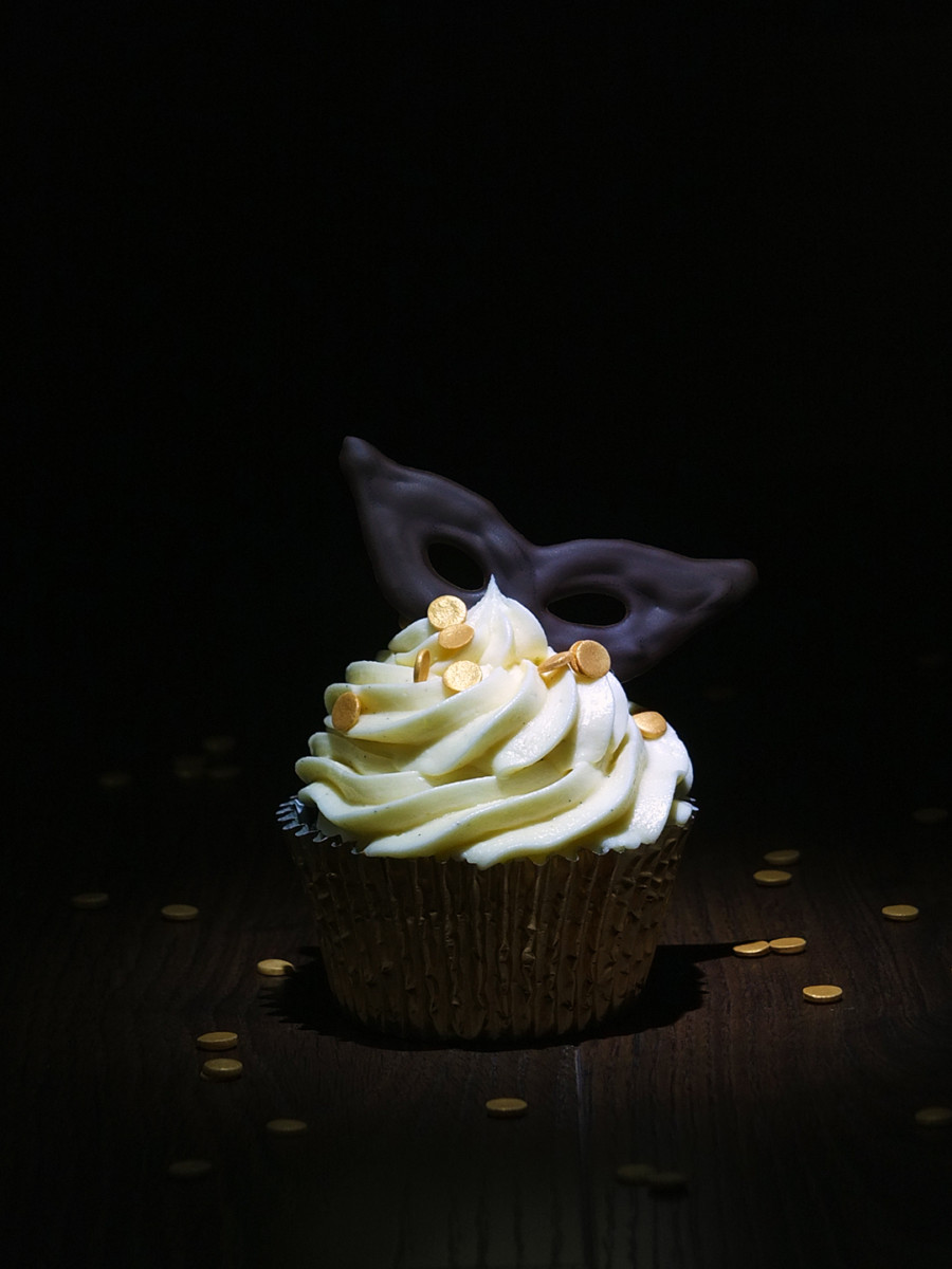 Chocolate Fudge Masquerade Cupcakes with a Bourbon Vanilla Buttercream