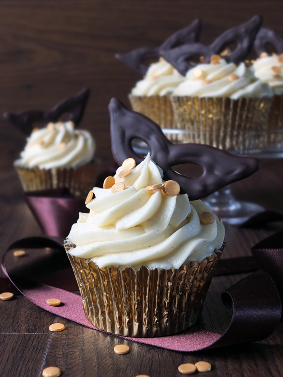 Chocolate Fudge Masquerade Cupcakes with a Bourbon Vanilla Buttercream