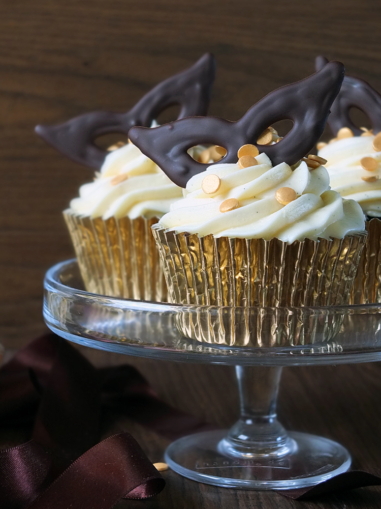 Chocolate Fudge Masquerade Cupcakes with a Bourbon Vanilla Buttercream