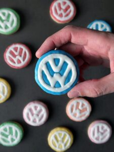 Volkswagen Logo Sugar Cookies - a step by step tutorial