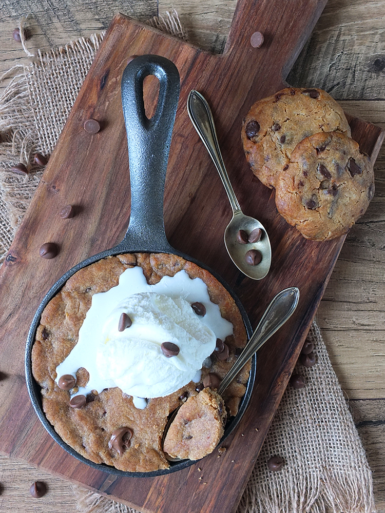 Easy Skillet Chocolate Chip Cookie (8 or Minis!) - Frosting and Fettuccine