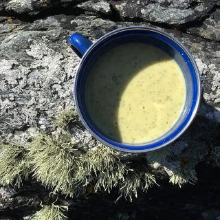 Italian-Style Courgette and Basil Soup