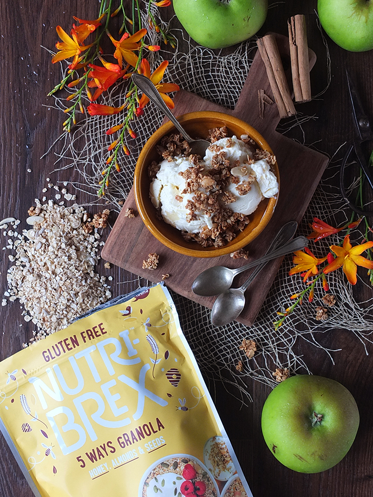 No Churn Apple Cinnamon Swirl Ice Cream With Honey Almond Granola Clusters Elizabeth S Kitchen Diary