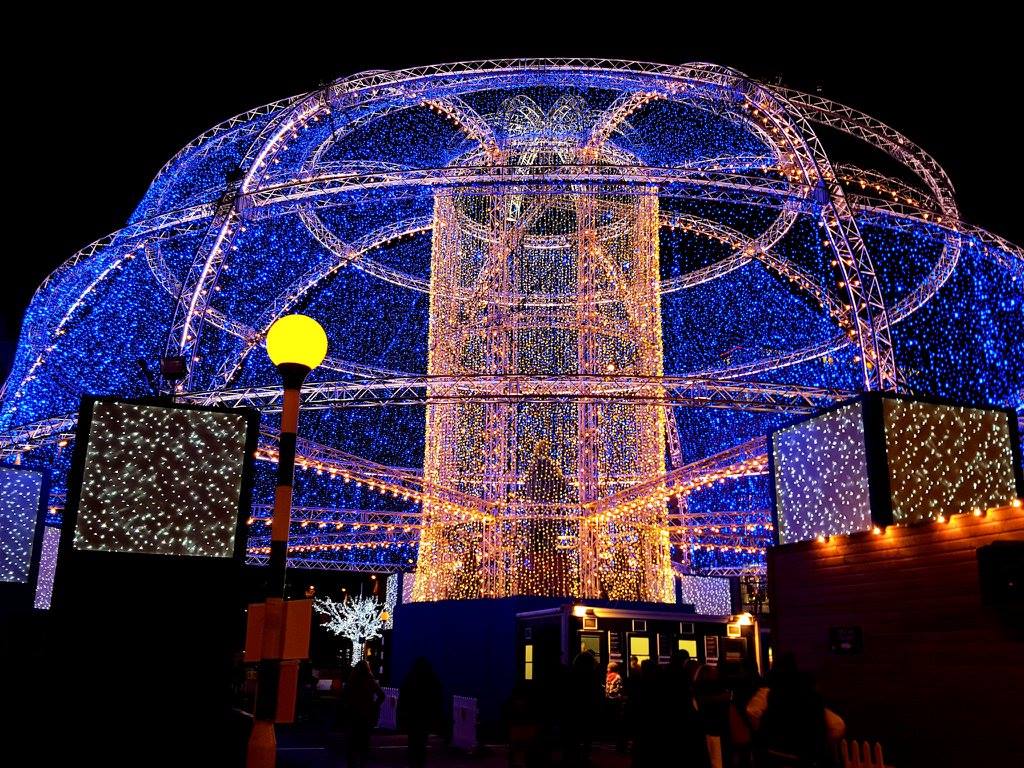 Edinburgh Christmas Market George Street by Robin Barclay