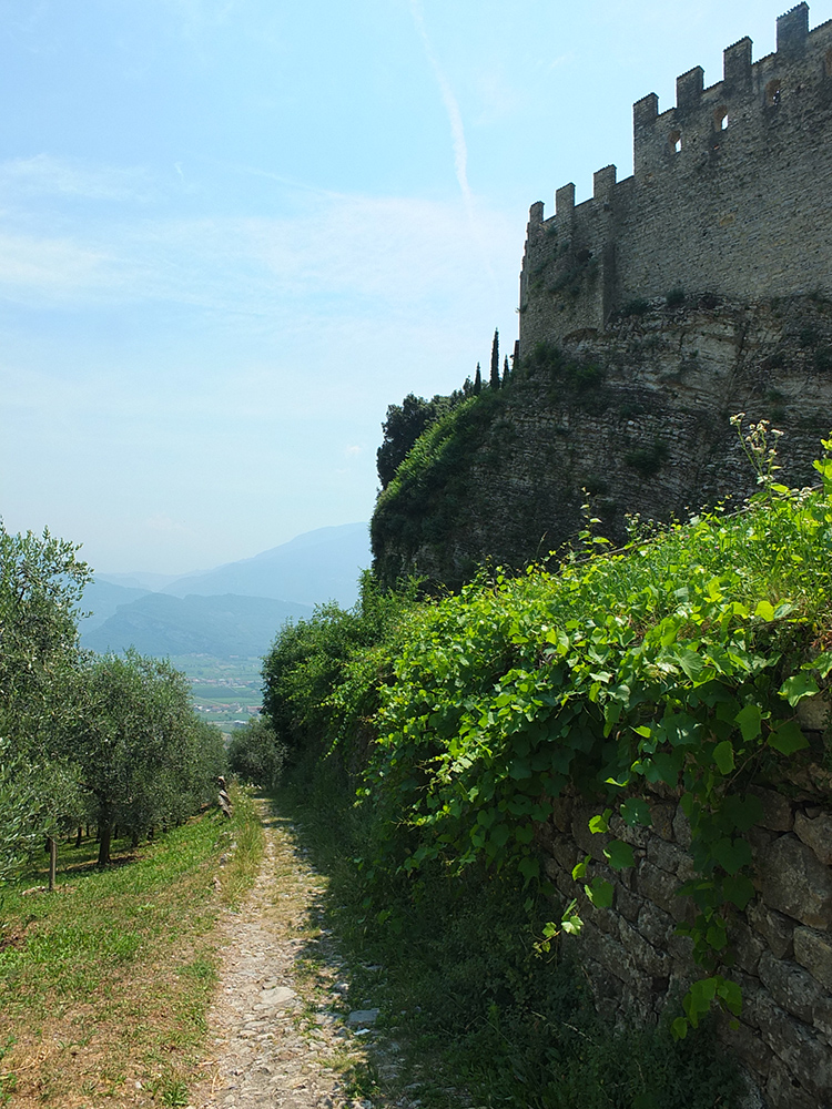 Trekking in Garda Trentino Tenno Castle