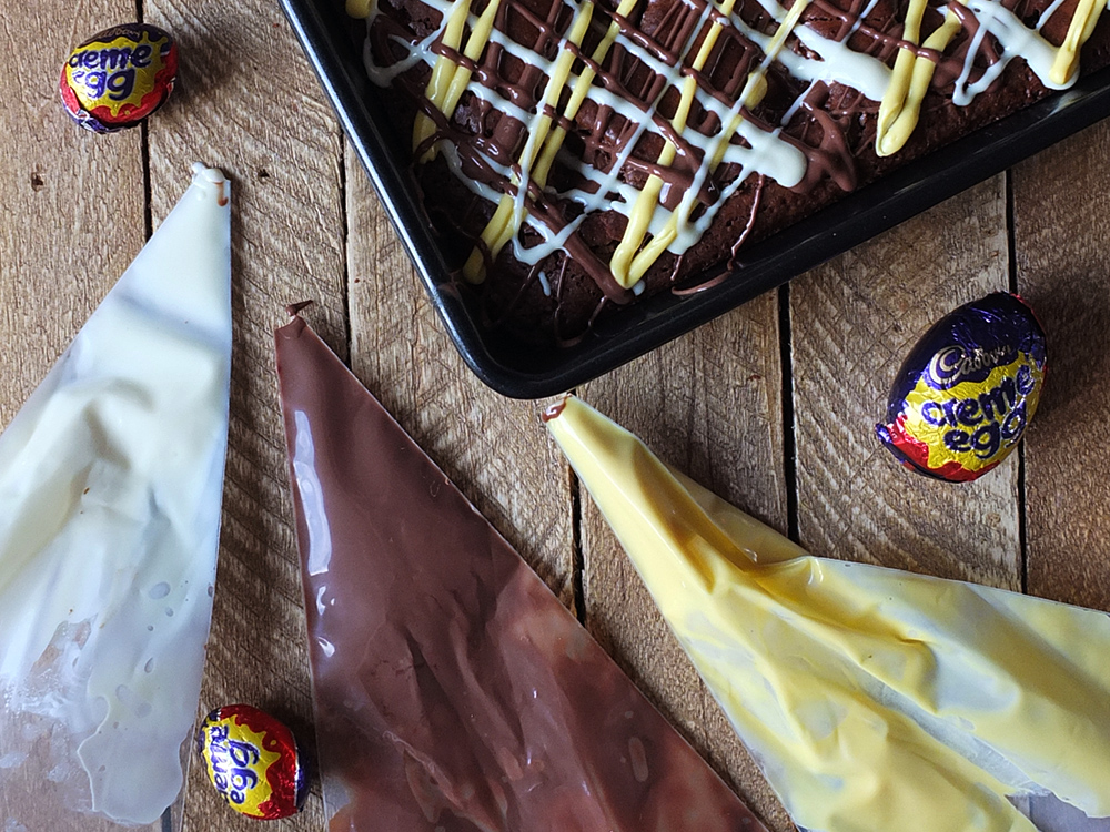 How to Make Gluten Free Creme Egg Brownies 