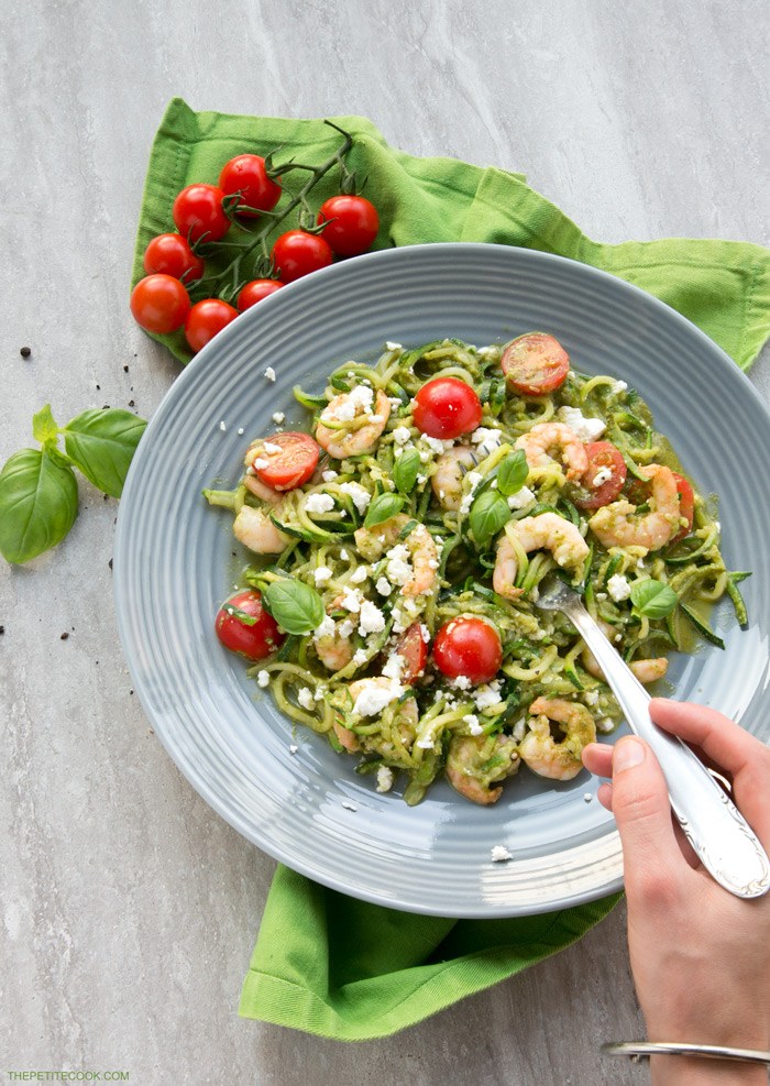 PESTO ZUCCHINI NOODLES WITH SHRIMPS AND FETA