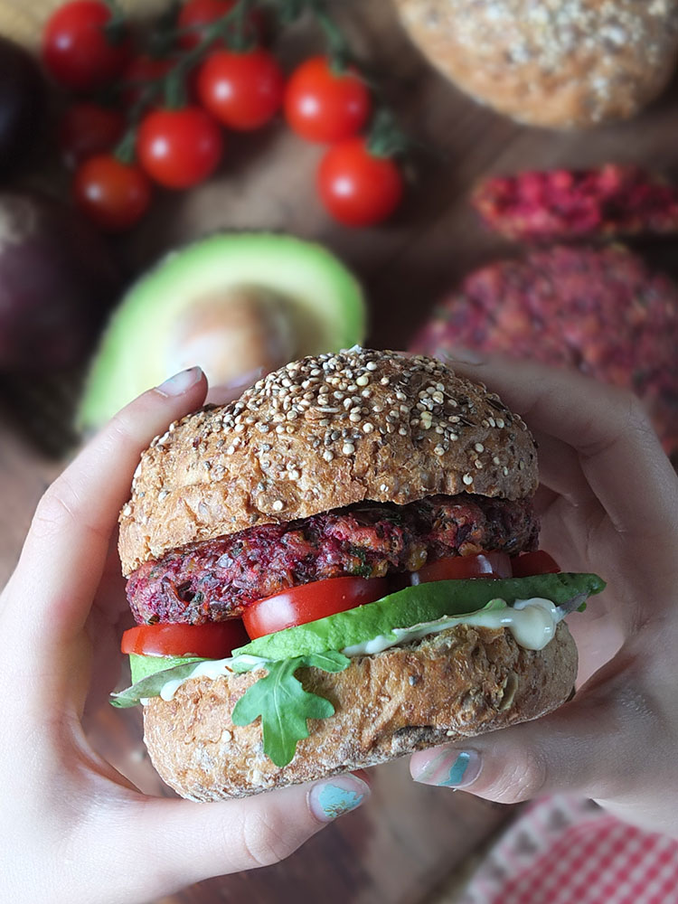 6-Ingredient Vegan Beetroot Falafel Burgers