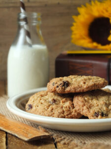 The Best Homemade Oatmeal Raisin Cookies Recipe