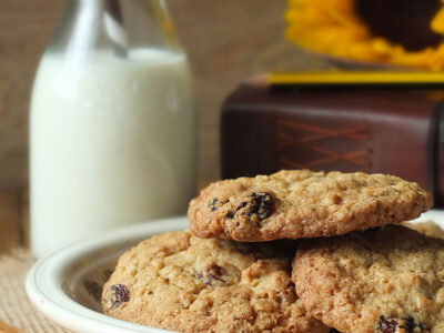 The Best Homemade Oatmeal Raisin Cookies Recipe