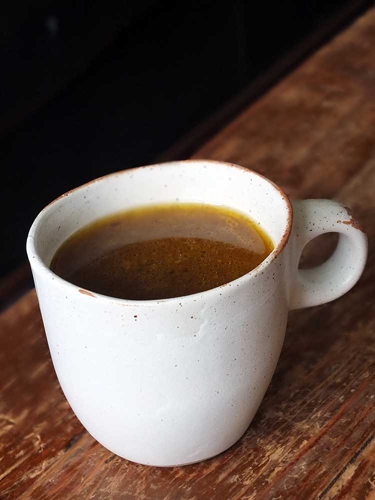 How to make nourishing bone broth from scratch