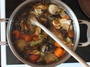 How to make nourishing bone broth from scratch