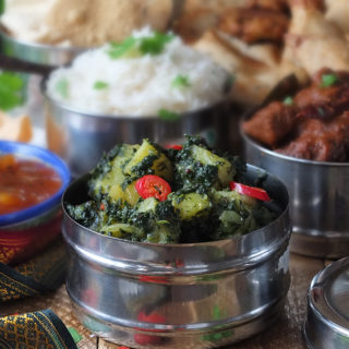 Saag Aloo - spinach and potato curry recipe