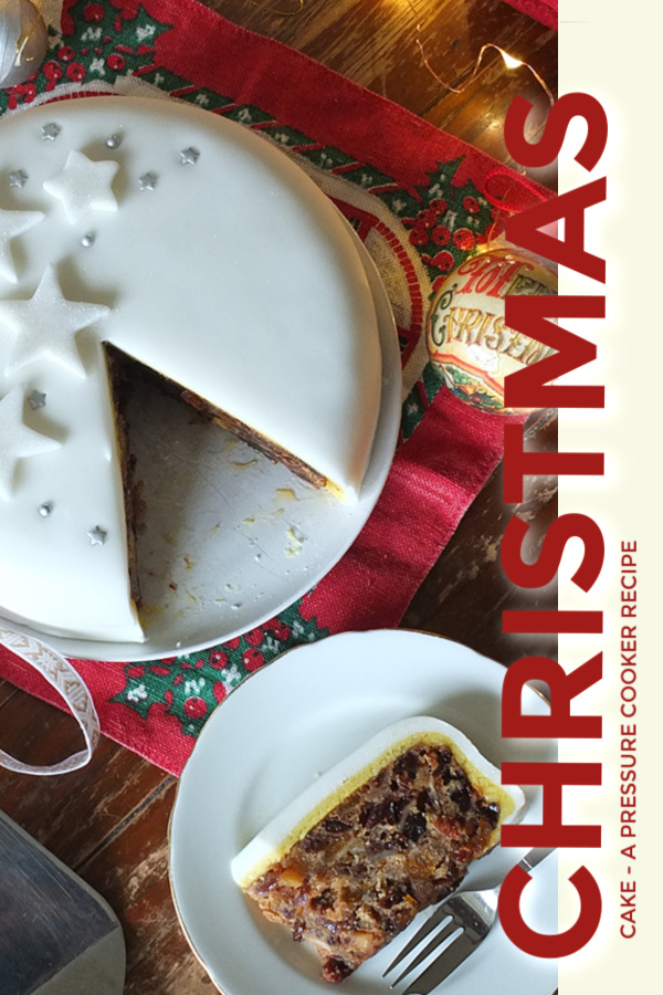 Ready in just 2.5 hours, this pressure cooker Christmas cake is super moist and delicious. A perfect last-minute gift! #pressurecooker #christmascake #christmas