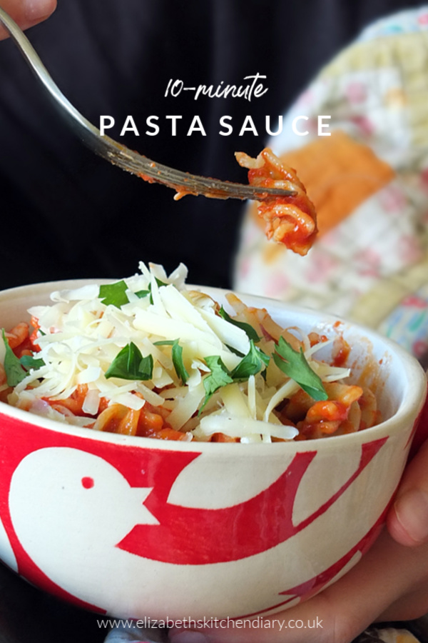 10-minute pasta bowl with tomato & basil pasta sauce #pasta #tomato #basil #easyrecipe