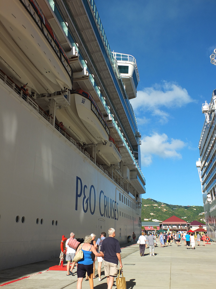 PandOCruises Azura boarding