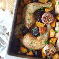 This lazy chicken tray bake takes five minutes to prep and only has five ingredients! It's a complete meal in one tray bake, and there's only one pan to wash up afterwards! #chickentraybake #sheetpanchicken #chicken