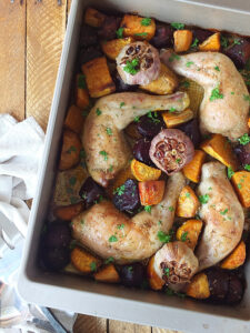 This lazy chicken tray bake takes five minutes to prep and only has five ingredients! It's a complete meal in one tray bake, and there's only one pan to wash up afterwards! #chickentraybake #sheetpanchicken #chicken