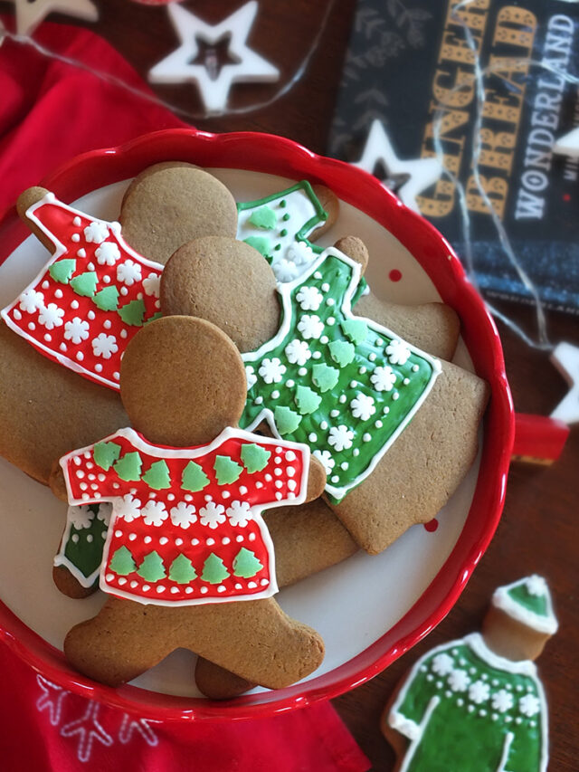 Ugly Christmas Sweater Gingerbread Cookies | Elizabeth's Kitchen Diary