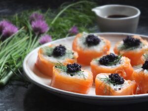 Smoked Salmon Uramaki with Lumpfish Caviar image