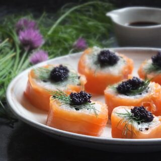 Smoked Salmon Uramaki with Lumpfish Caviar image