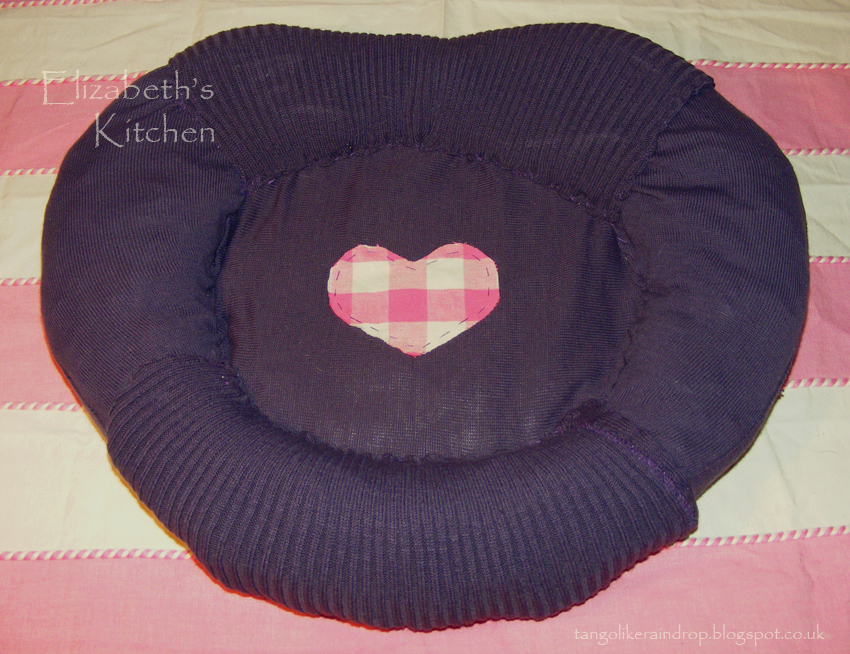Upcycled Sweater Cat Bed Tutorial
