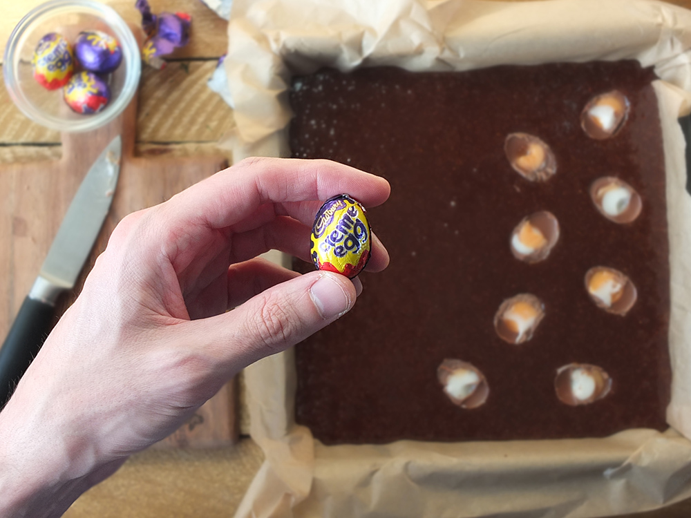 How to Make Gluten Free Creme Egg Brownies 