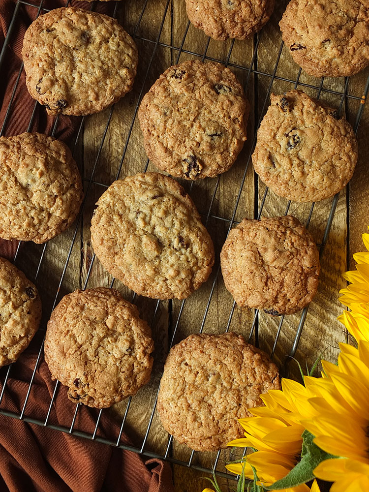 The Best Homemade Oatmeal Raisin Cookies Recipe