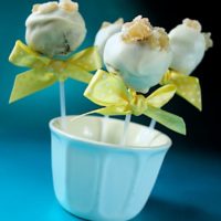 White Chocolate Jamaica Ginger Cake Pops