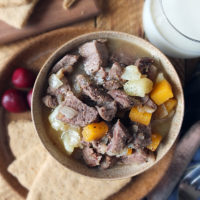 Scottish stovies are the ultimate in Scottish comfort food. Made with the leftovers from Sunday night's roast dinner, it's a super easy Monday meal to make. Serve with oatcakes and sliced beetroot for a true taste of Scotland. #Scottishfood #lamb #stovies